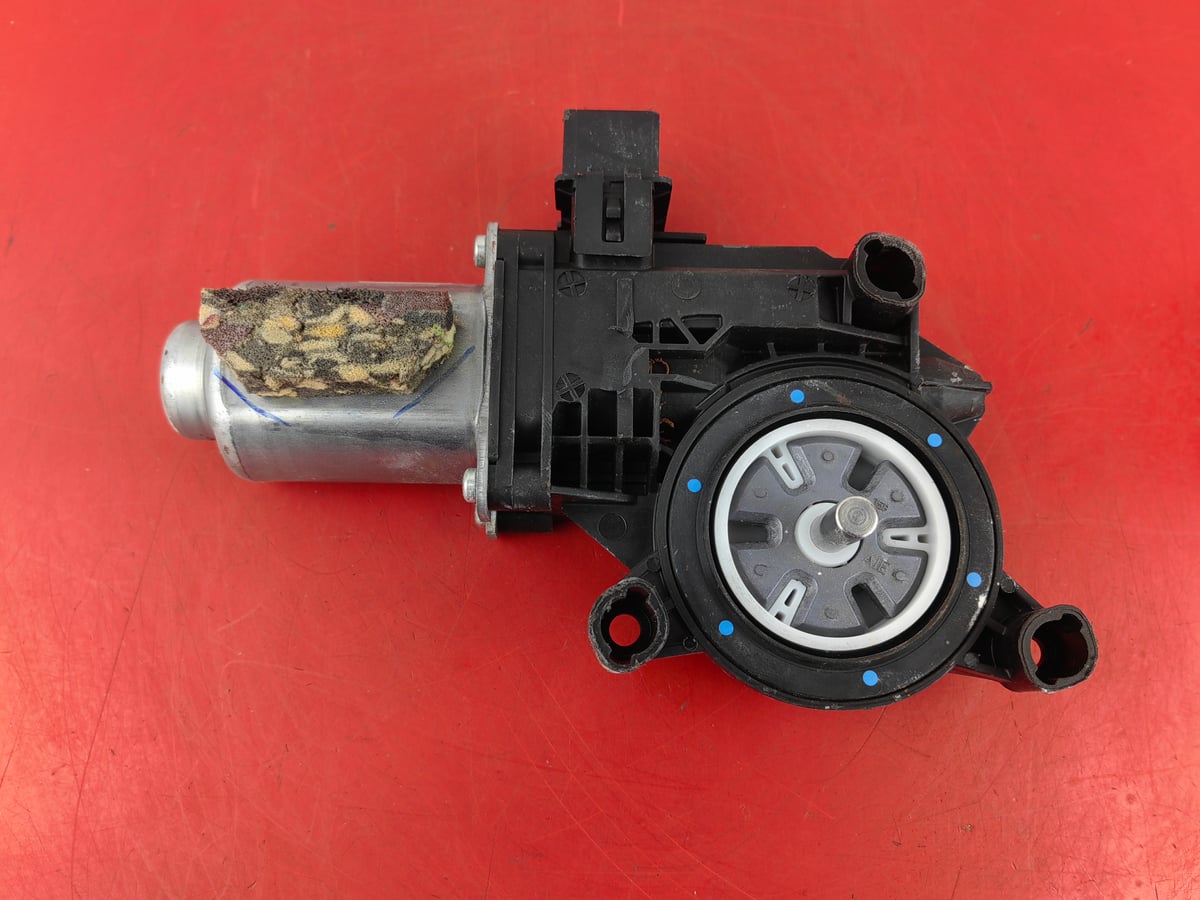 Volkswagen Jetta silniczek pod noszenia szyby 6R0959802DJ