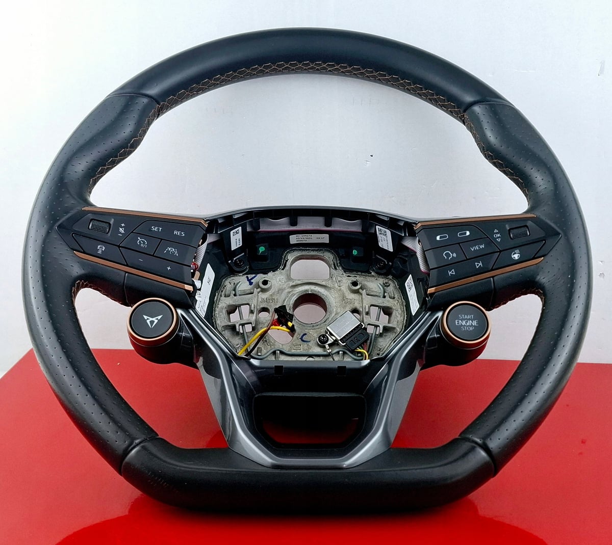 CUPRA FORMENTOR Kierownica Skóra Łopatki PODGRZEWANA 5FA419091FP