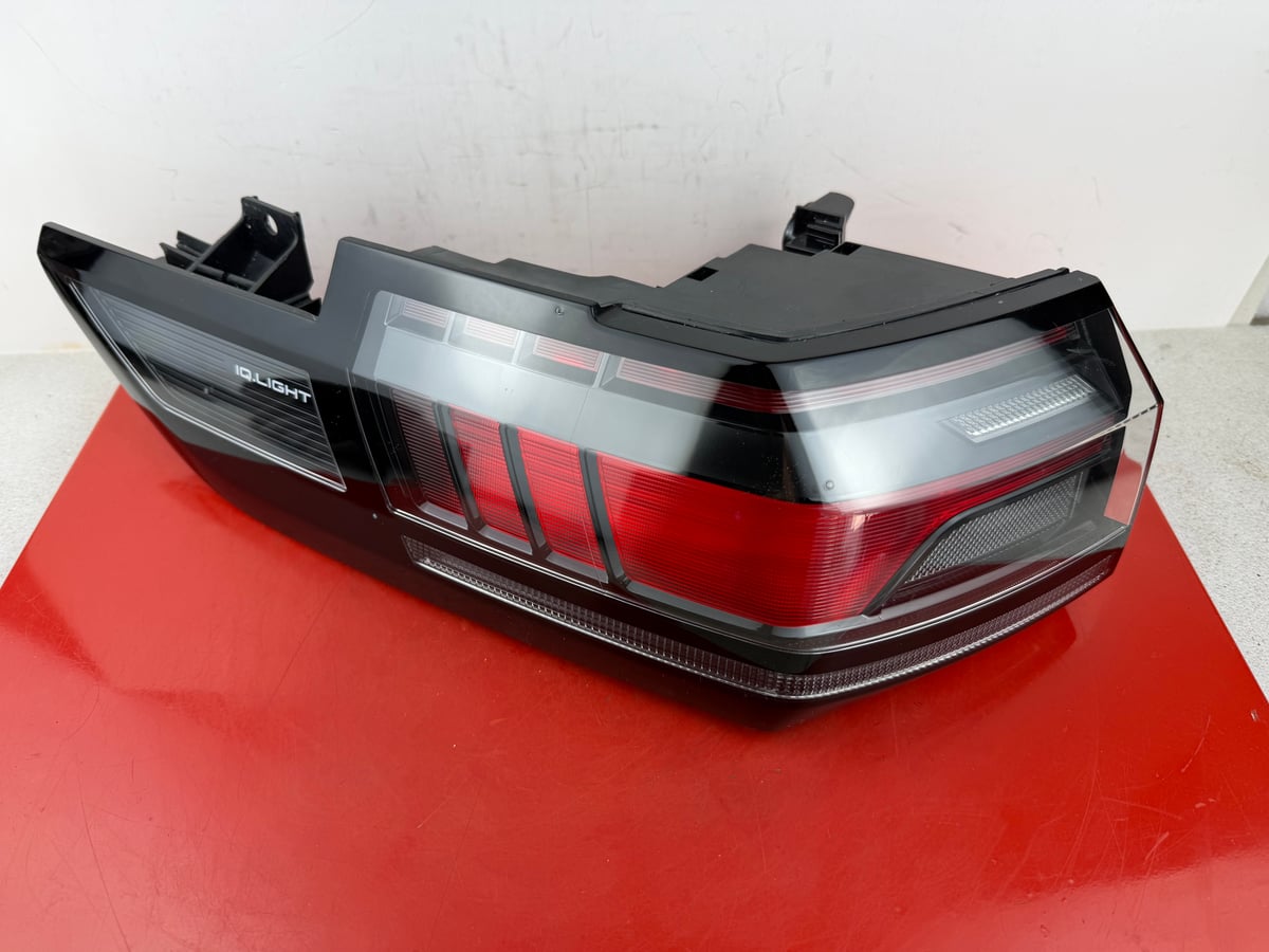 VW Volkswagen ID. Buzz Lampa tylna Lewa IQ.Light 1T3945207E
