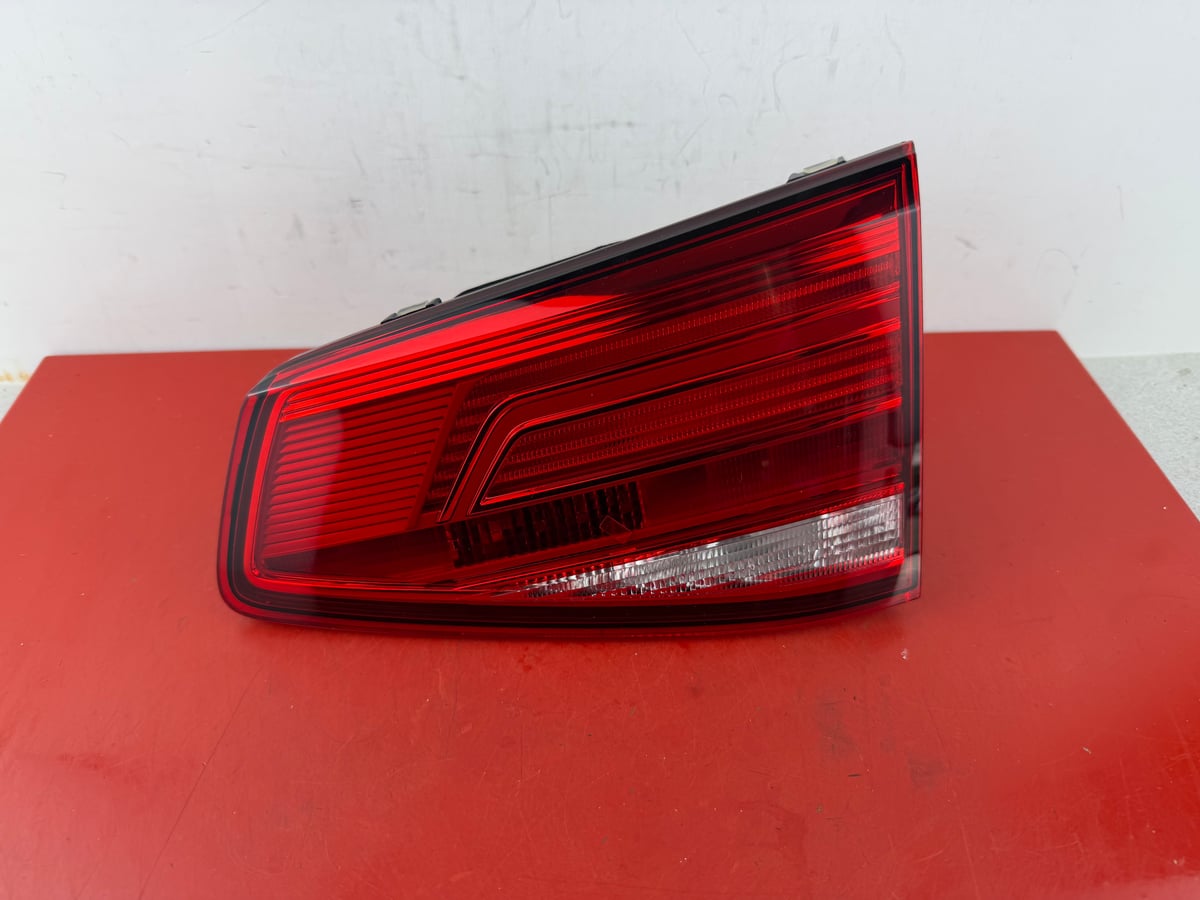 VW Volkswagen Passat B8 Kombi Lampa tylna Prawa 3G9945094E ID2606104