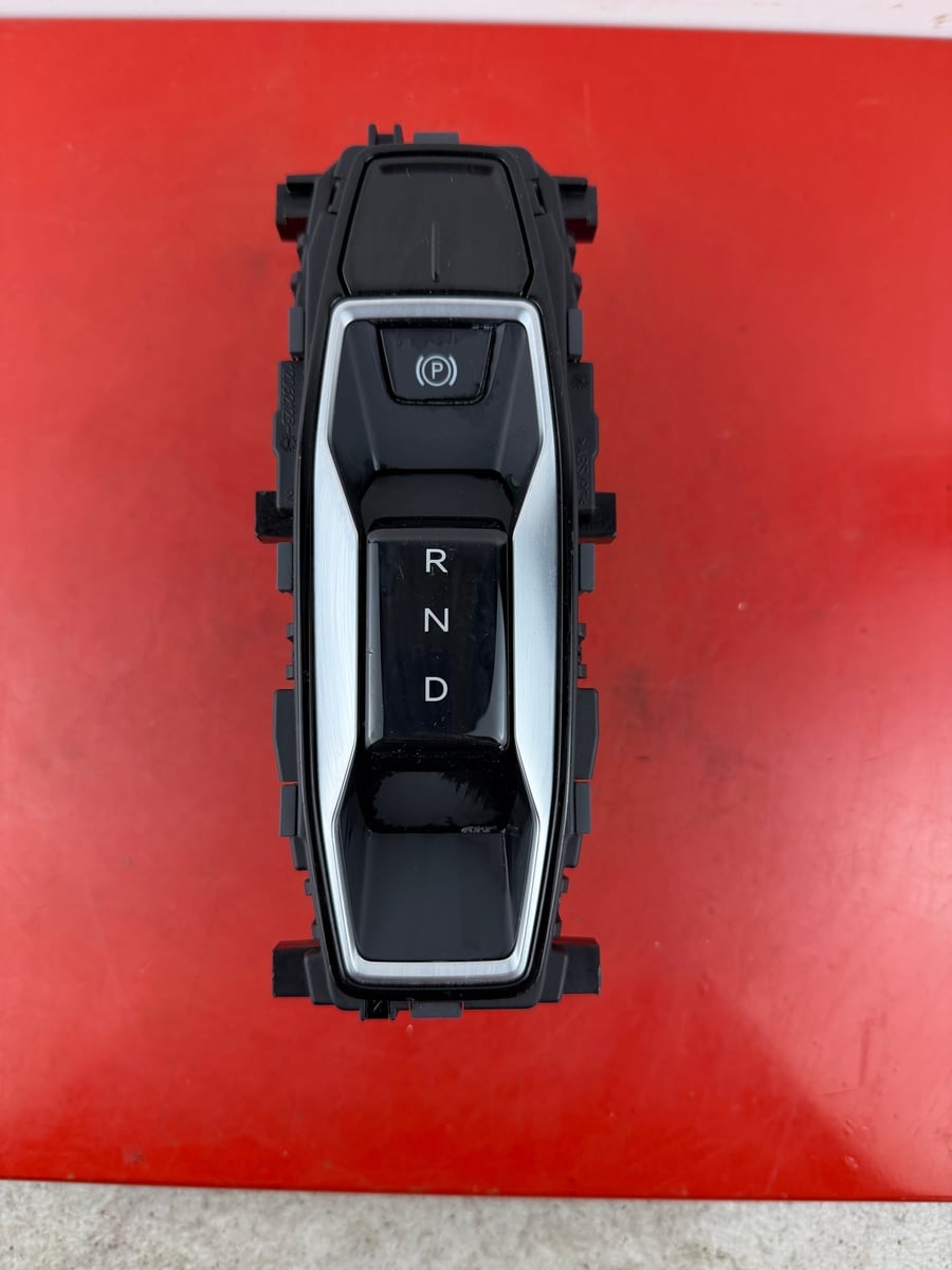 Wybierak biegów Audi E-Tron GT  4J3713059B id 2606102