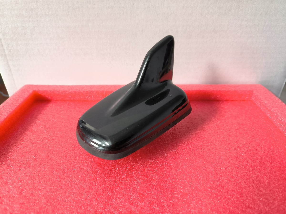 Audi OE Antena dachowa GPS 4N0035503AR Kolor Czarny X7J