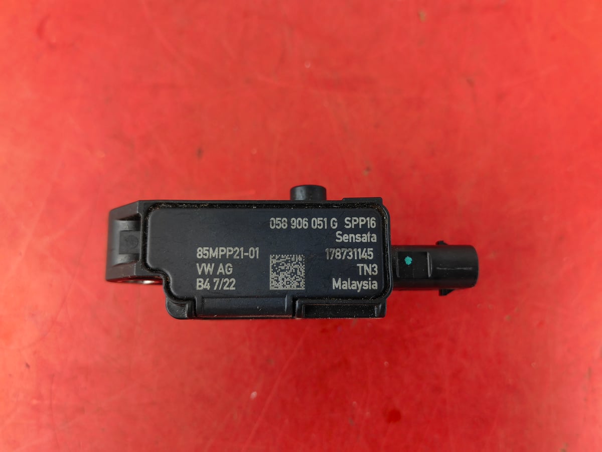 Audi A8 Czujnik różnicy ciśnienia 058906051G