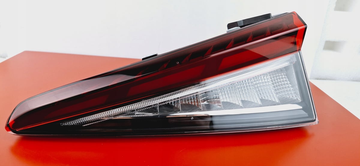 Skoda Enyaq iV LED Lampa tylna Prawa 5LJ945308B