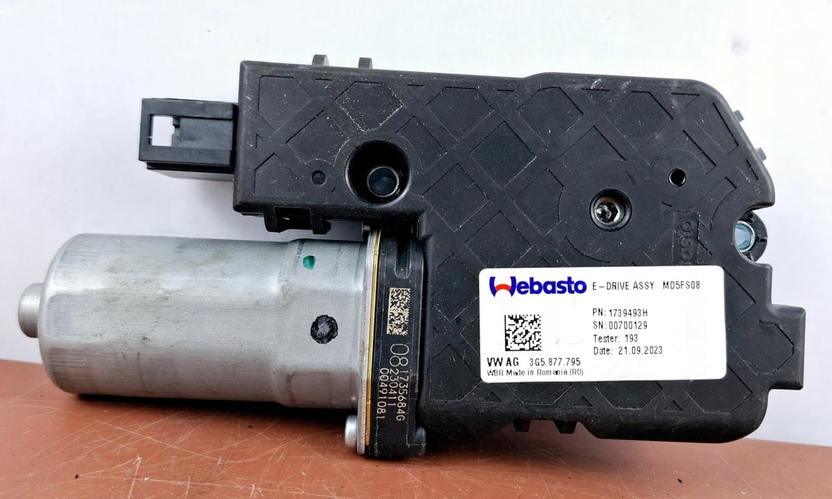 VW Volkswagen Audi Skoda Silniczek szyberdachu 3G5877795