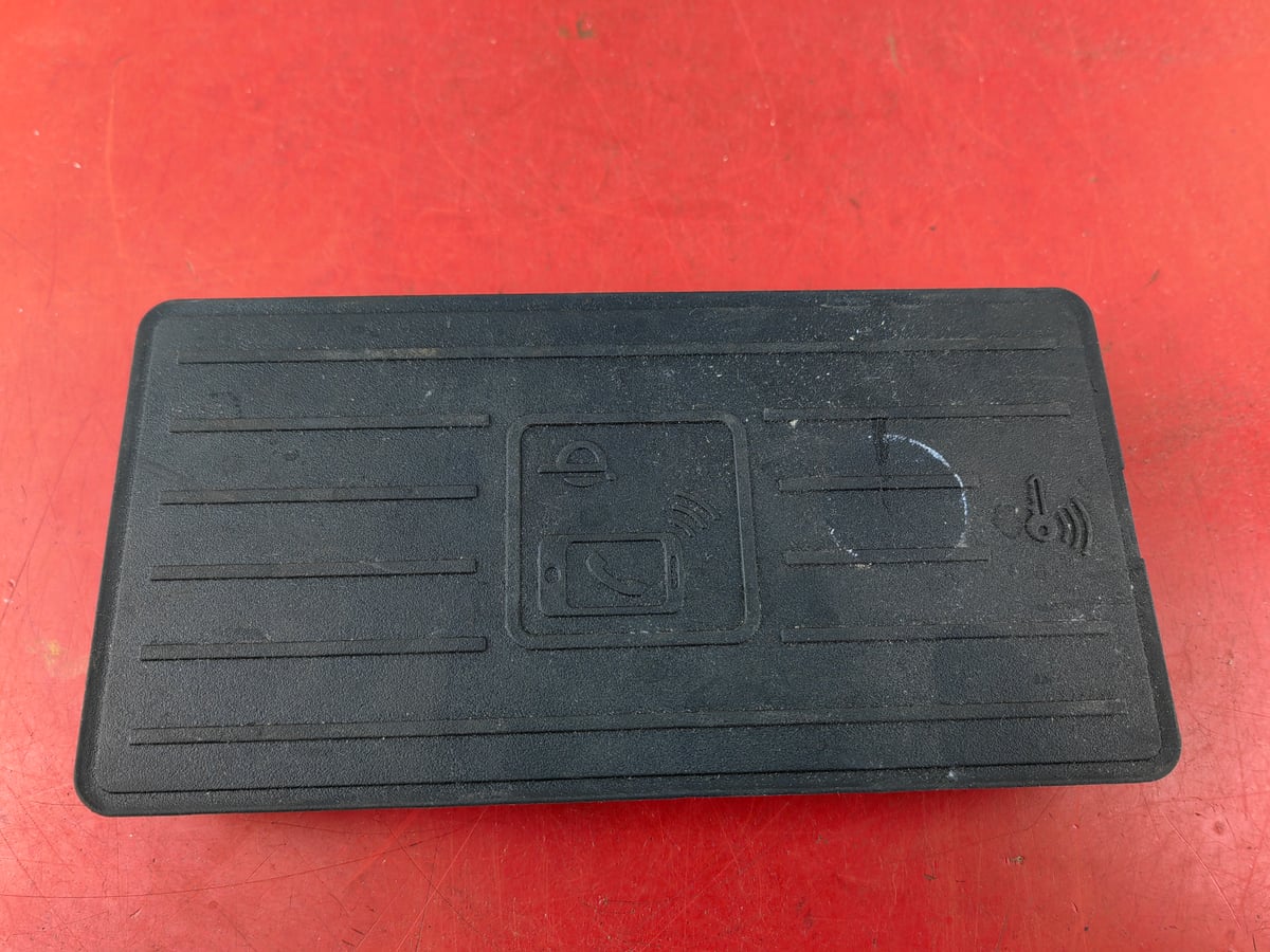 Audi A6 Ładowarka indukcyjna 4K0035502B (18)