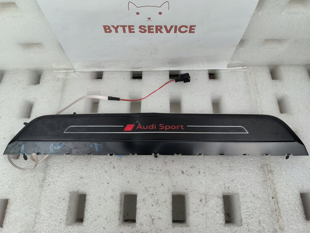 AUDI E-TRON GT LISTWA PROGOWA 4J3947415