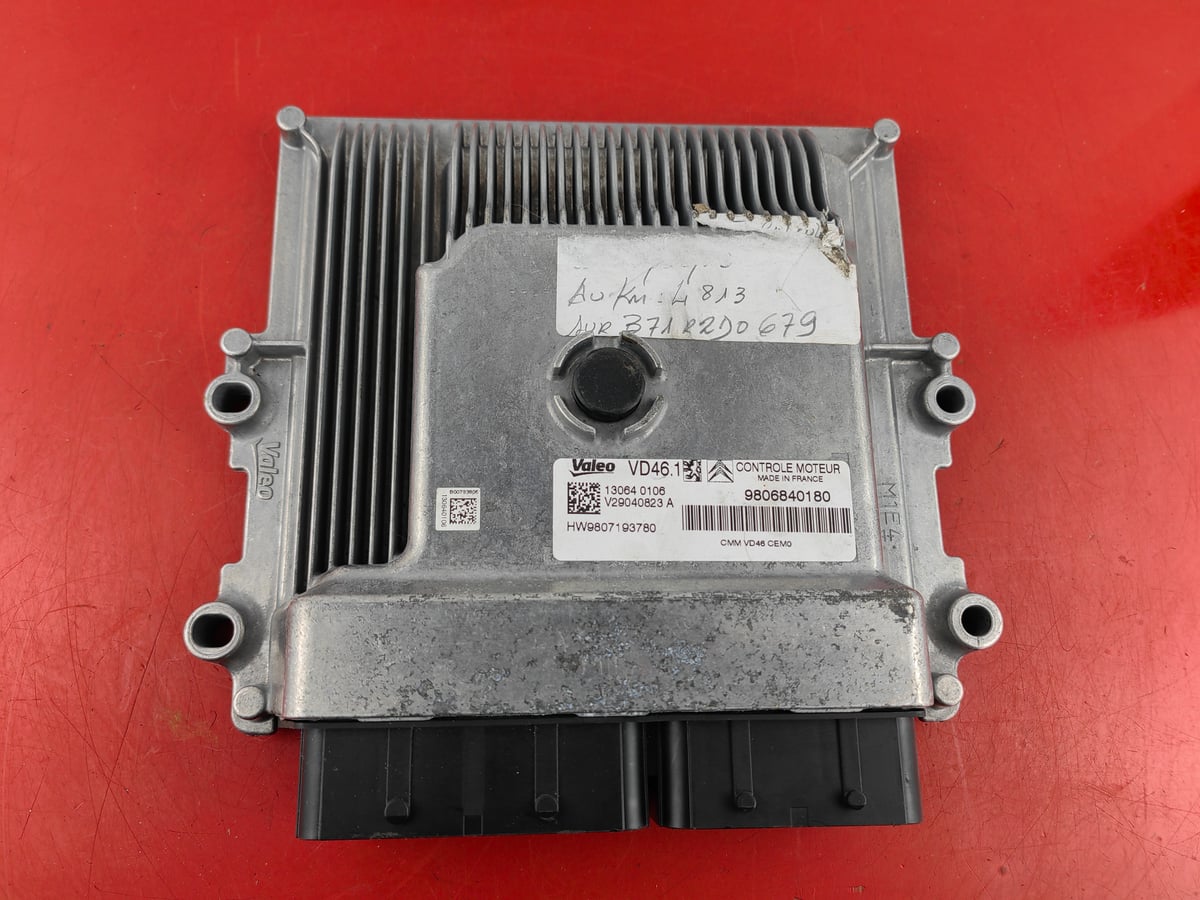 Peugeot Citroen Moduł/ Sterownik silnika ECU VD46.1 9806840180 HW9807193780