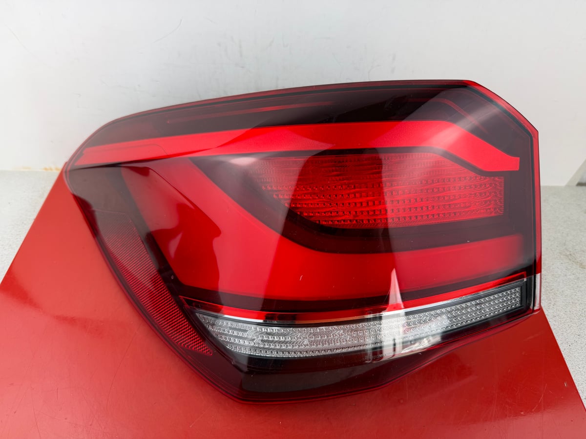 BMW X1 F48 Lampa tylna Lewa H3747771310 747771310