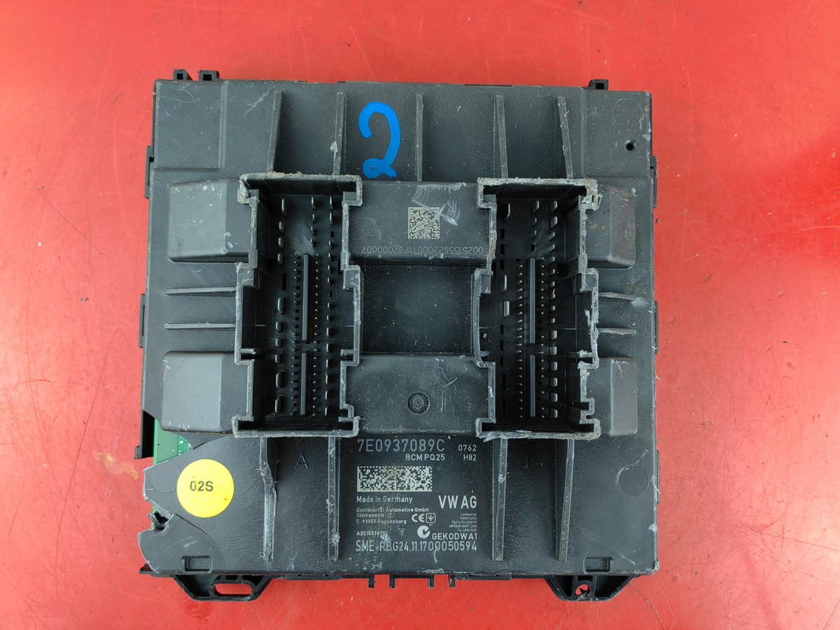 Volkswagen Transporter T5 moduł sterujący BCM 7E0937089C (2)