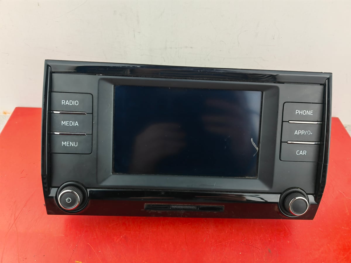 Skoda Karoq Radio samochodowe 565035869B uszkodzone