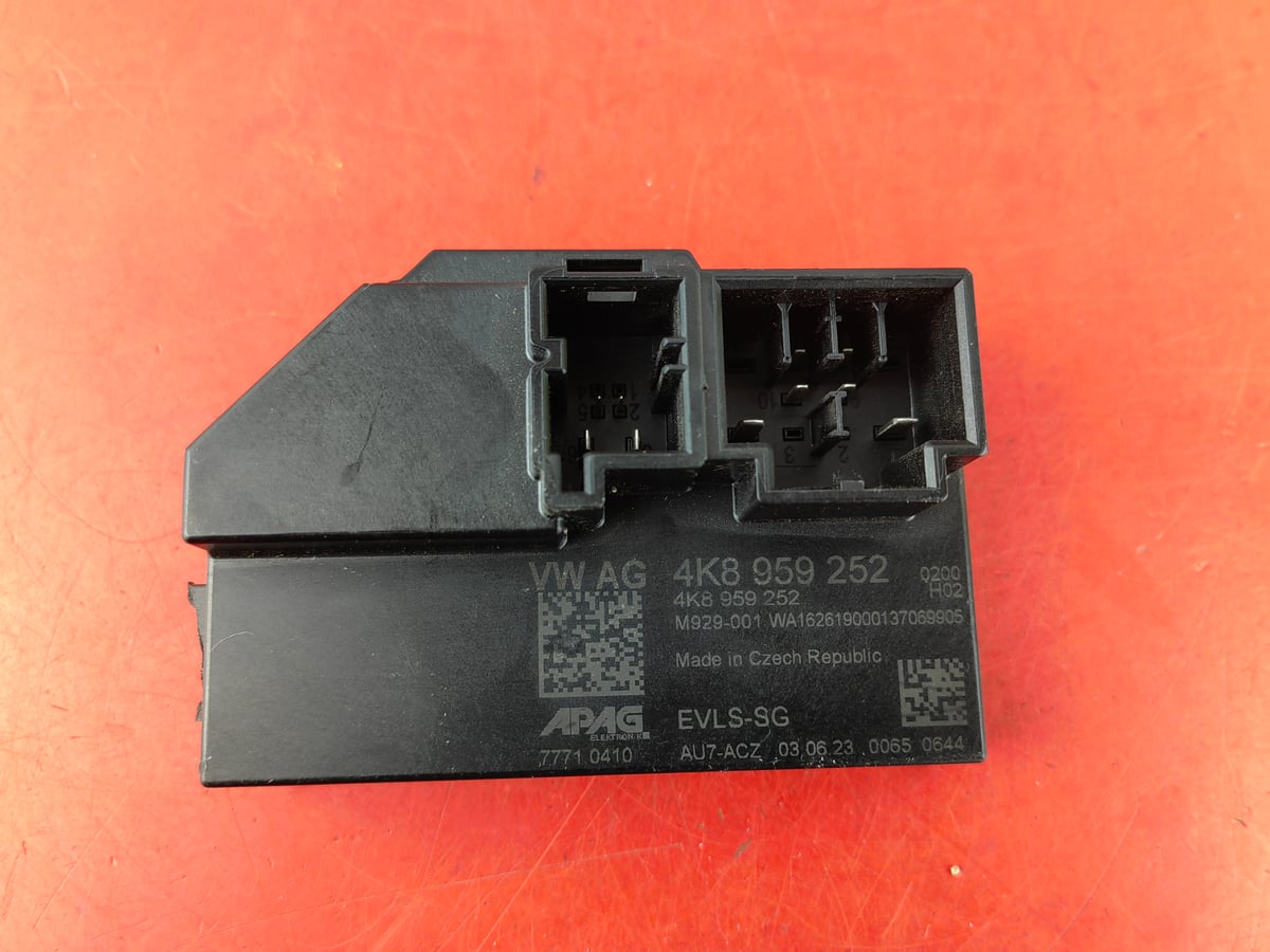 Audi A7 sterownik wysuwanego spojlera klapy bagażnika 4K8959252 (2)