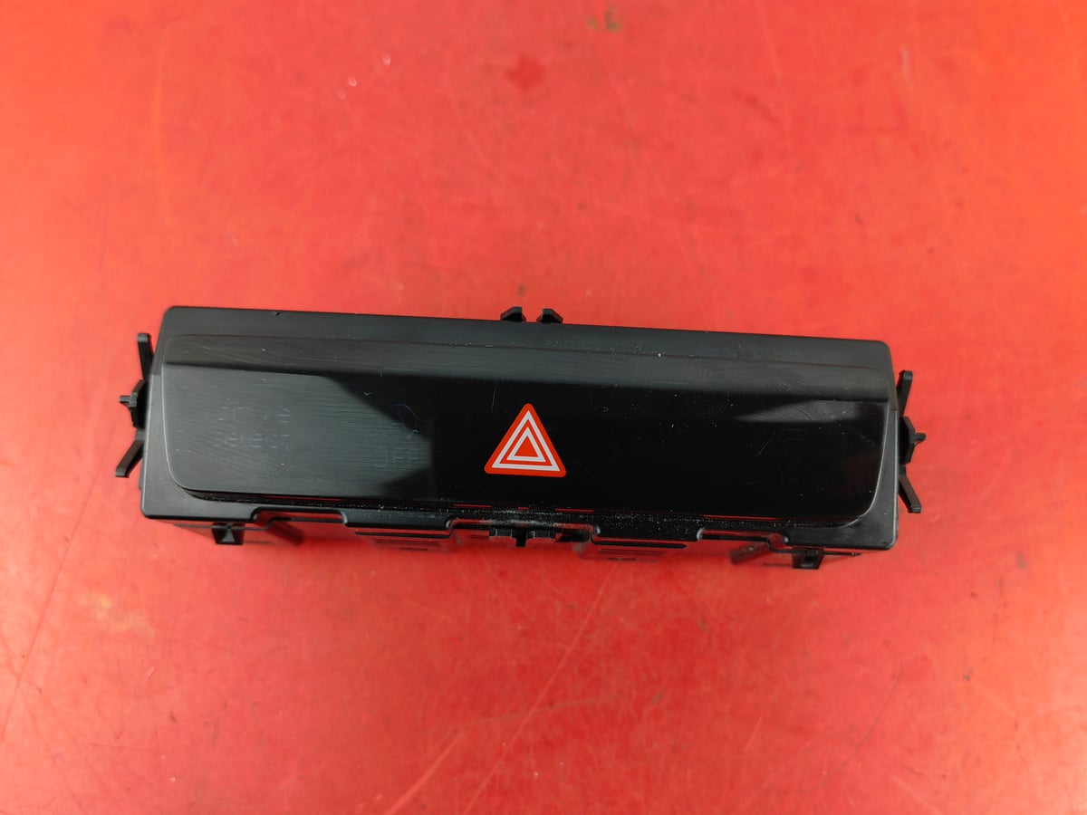 Audi Q4 Włącznik świateł awaryjnych 85E925301AB (4)