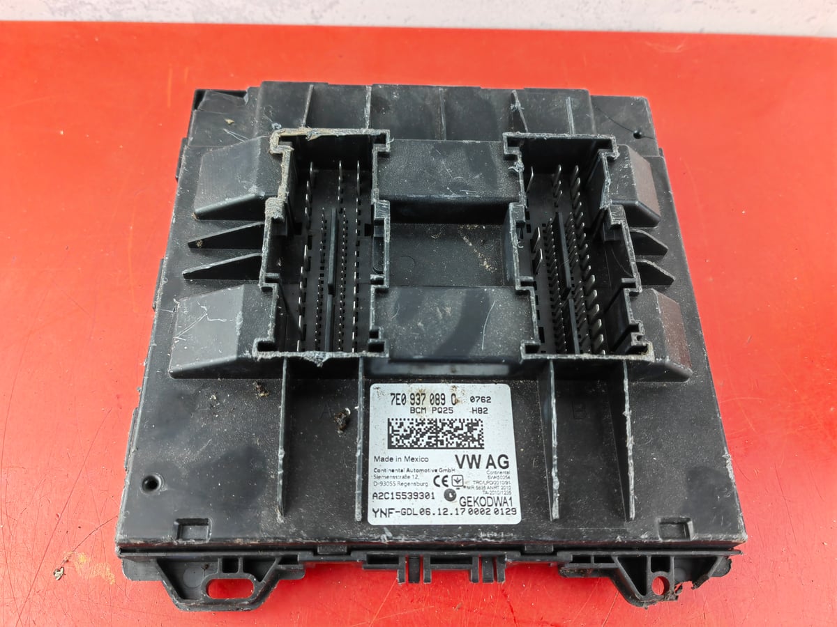 Volkswagen Transporter T5 moduł sterujący BCM 7E0937089C