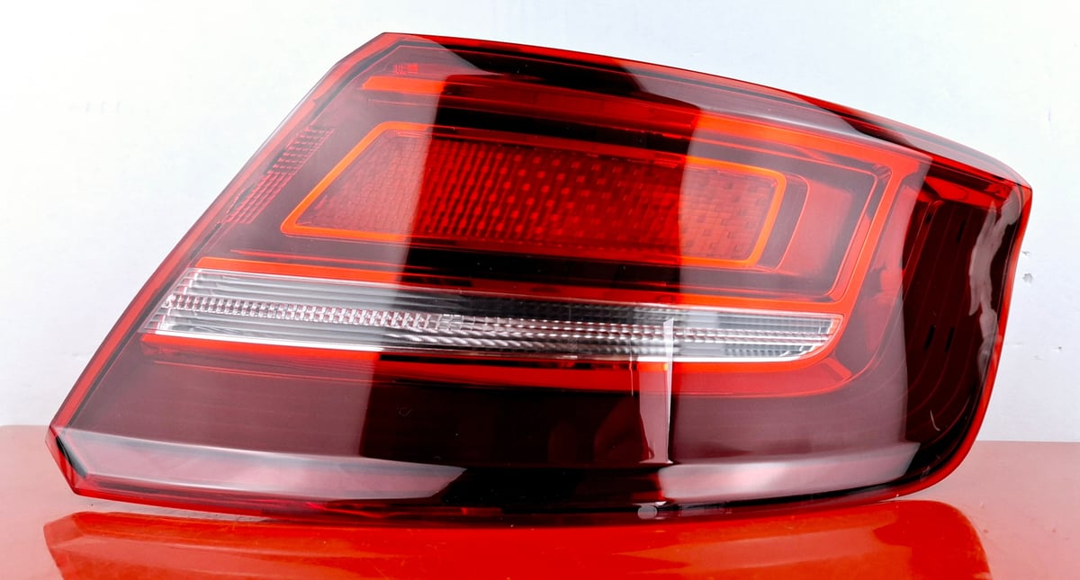 Audi A3 8V Lift LAMPA Prawa Tylna 8V4945070