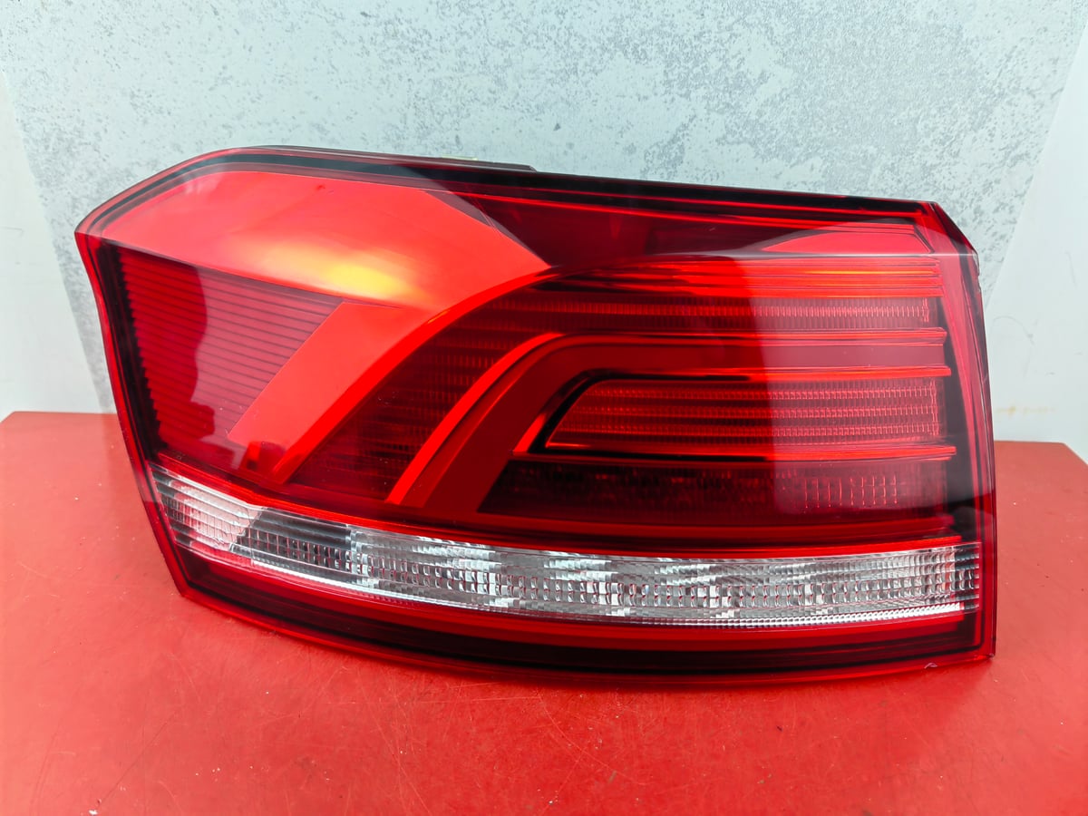 VW PASSAT B8 Lampa lewa tył 3G9945095D ID 2608035
