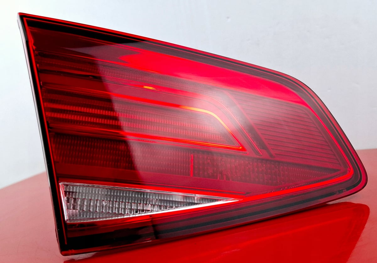 VW Passat B8 SEDAN LAMPA TYLNA LEWA 3G5945093C