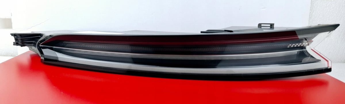 Porsche Taycan LAMPA Tylna Prawa LED 9J1945096A