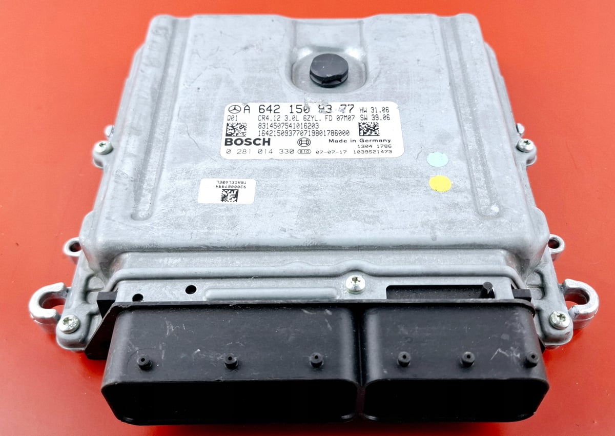 Mercedes-Benz E W211 Sterownik silnika 3.0 CDI ECU A6421509377 0281014330
