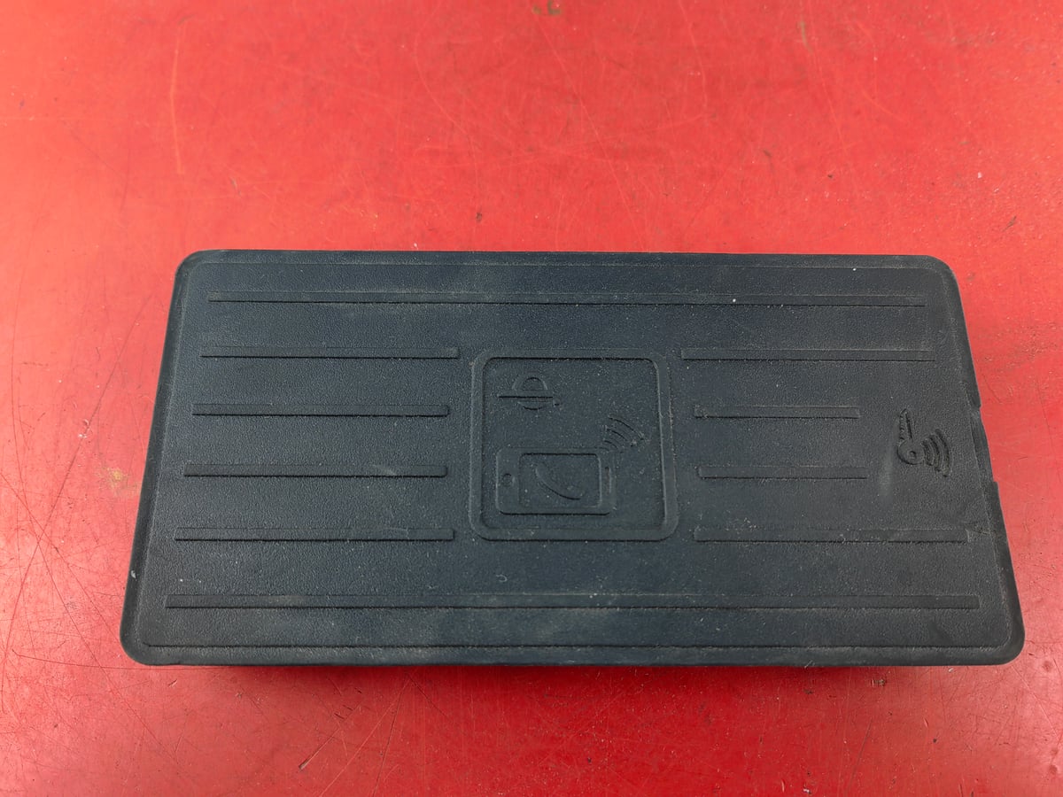 Audi A6 Ładowarka indukcyjna 4K0035502B (3)