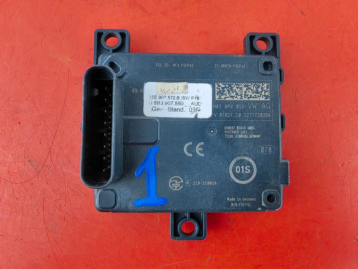 Audi Czujnik radar distronic 85E907572B (1)