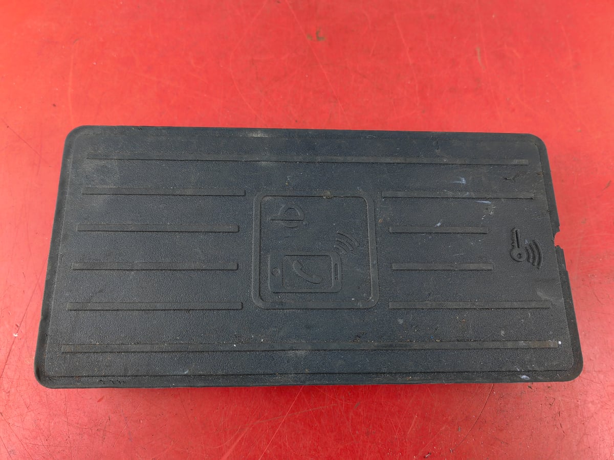 Audi A6 Ładowarka indukcyjna 4K0035502A (4)