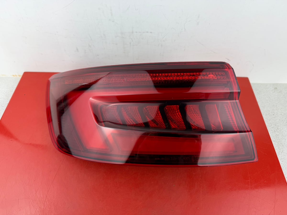 Audi A4 B9 Lampa tylna Lewa 8W5945091G