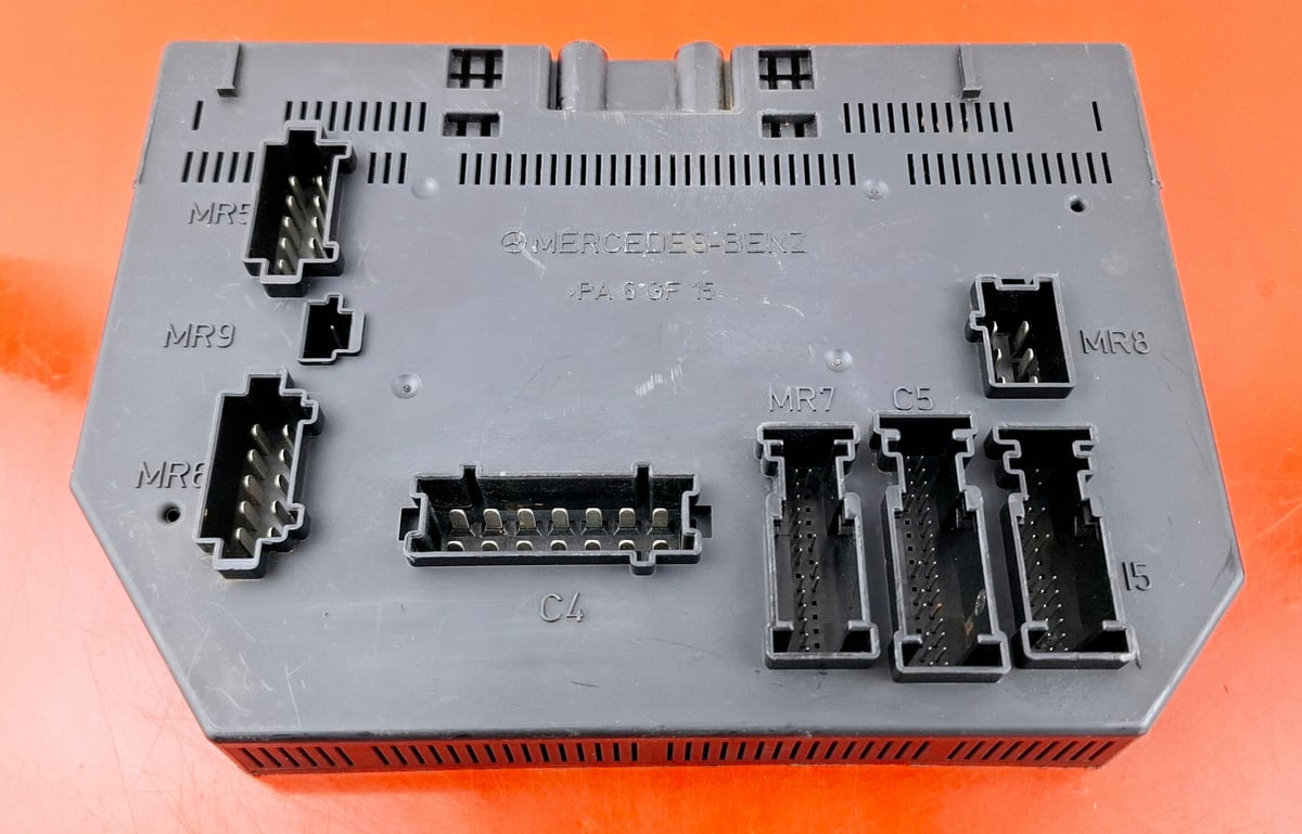Mercedes-Benz W221 Moduł / Sterownik komfortu SAM A2215401001