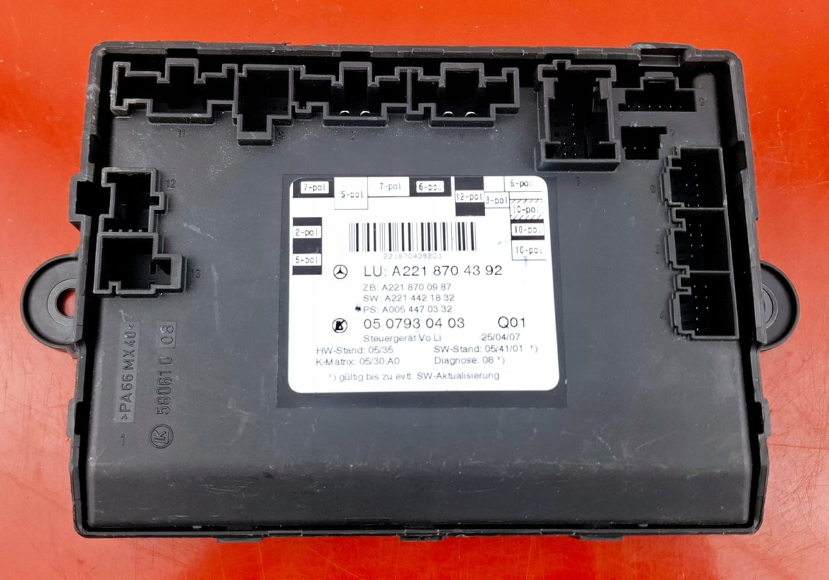 Mercedes-Benz W221 Moduł / Sterownik drzwi Lewy Przód A2218704392