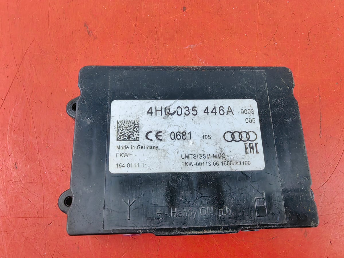Audi A6 Wzmacniacz antenowy 4H0035446A (2)