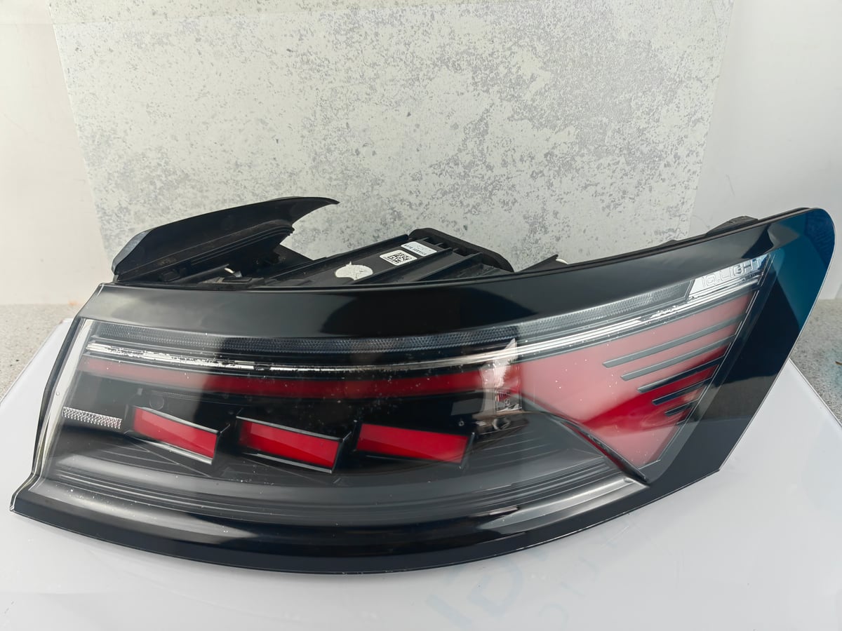 Volkswagen Arteon prawa tylna lampa 3G8945208N