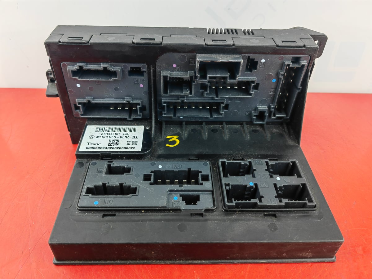 Mercedes-Benz OE Skrzynka bezpieczników / Moduł SAM 2115457101 (3)