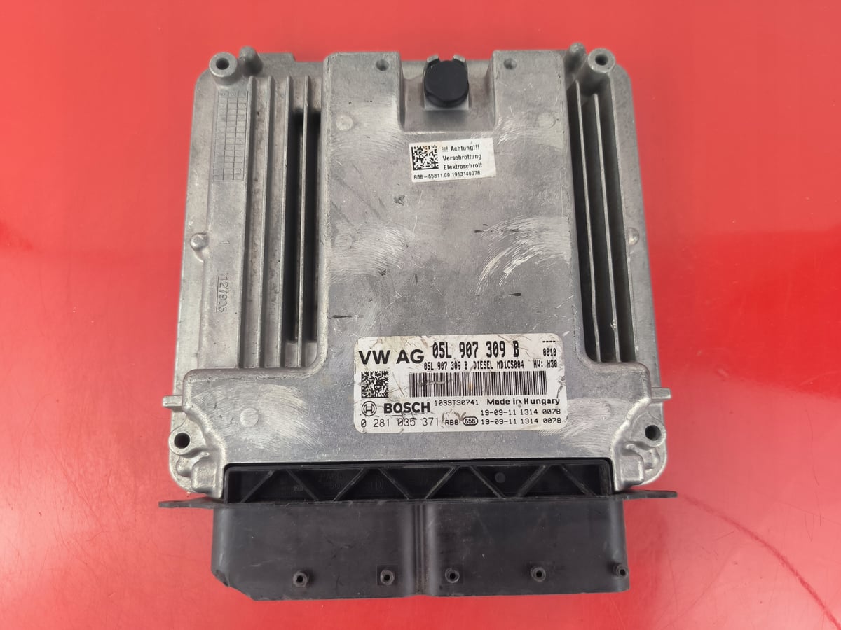 Volkswagen PASSAT B8 Sterownik silnika 05L907309B