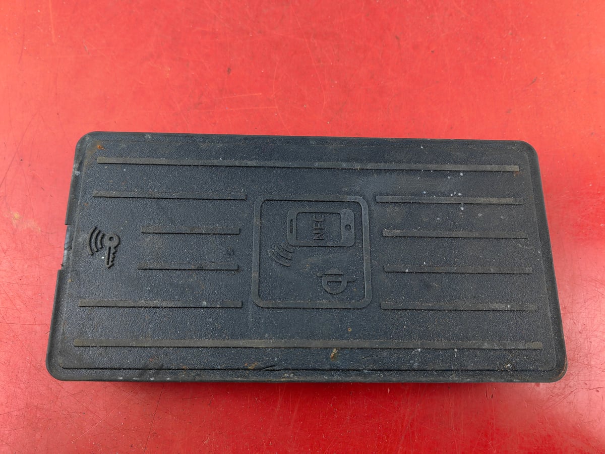 Audi A6 Ładowarka indukcyjna 4K0035773A (2)