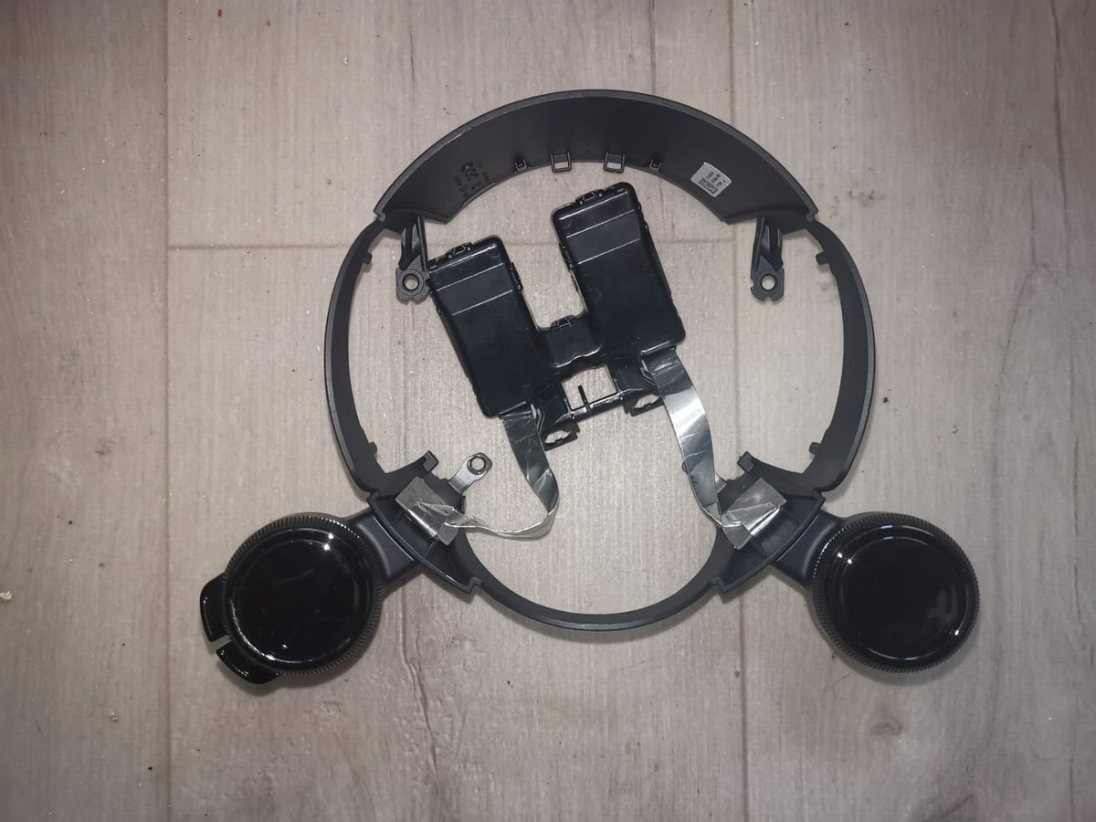 Pokrętło kierownicy AMG Mercedes A2329004102