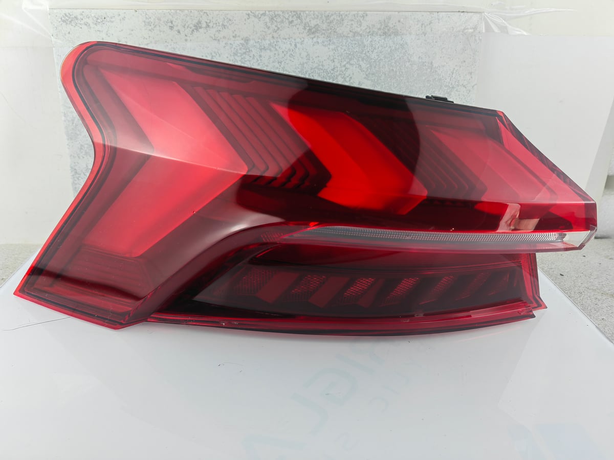 Audi E-tron GT Lampa Tylna Lewa 4J3945091