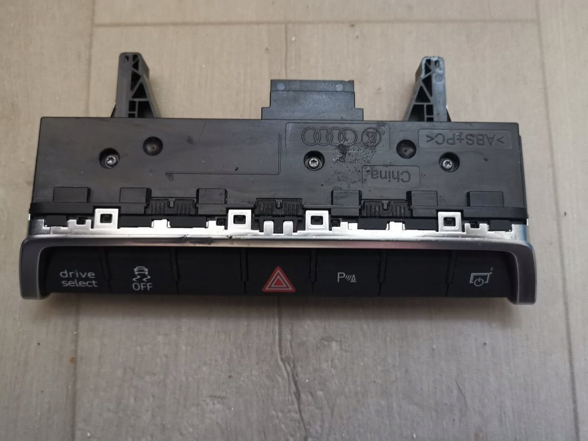 Panel sterowania MMI Audi E-Tron GT 4J3925301