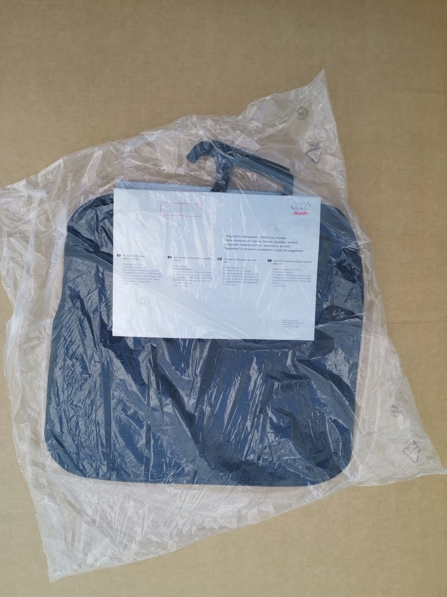 Dywaniki welurowe Audi A3 8L0061226ED 92S tył