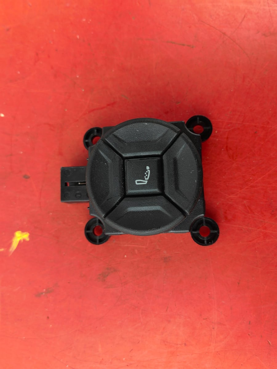 Audi Q8 Przycisk podparcia lędzwi 4K0959777A