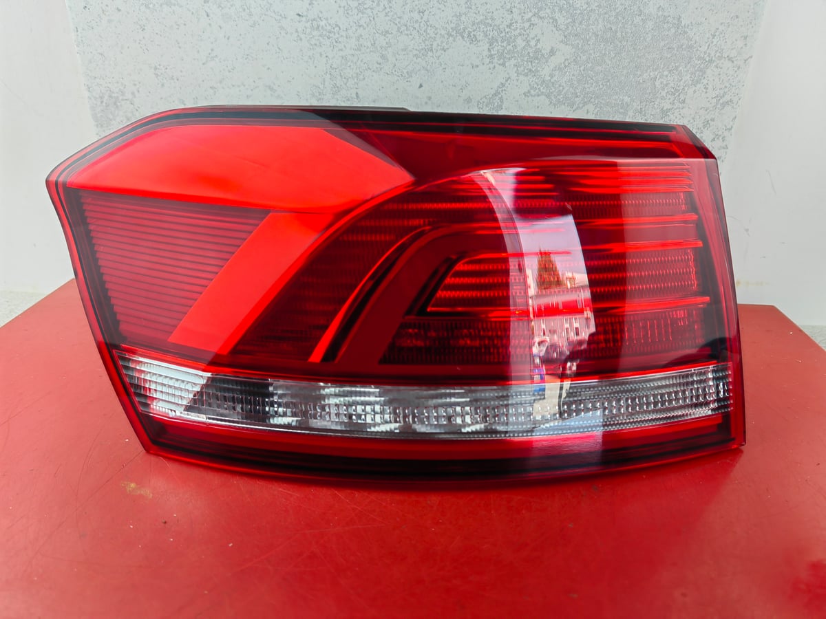 VOLKSWAGEN PASSAT B8 Lampa tył 3G9945095D ID 2608033