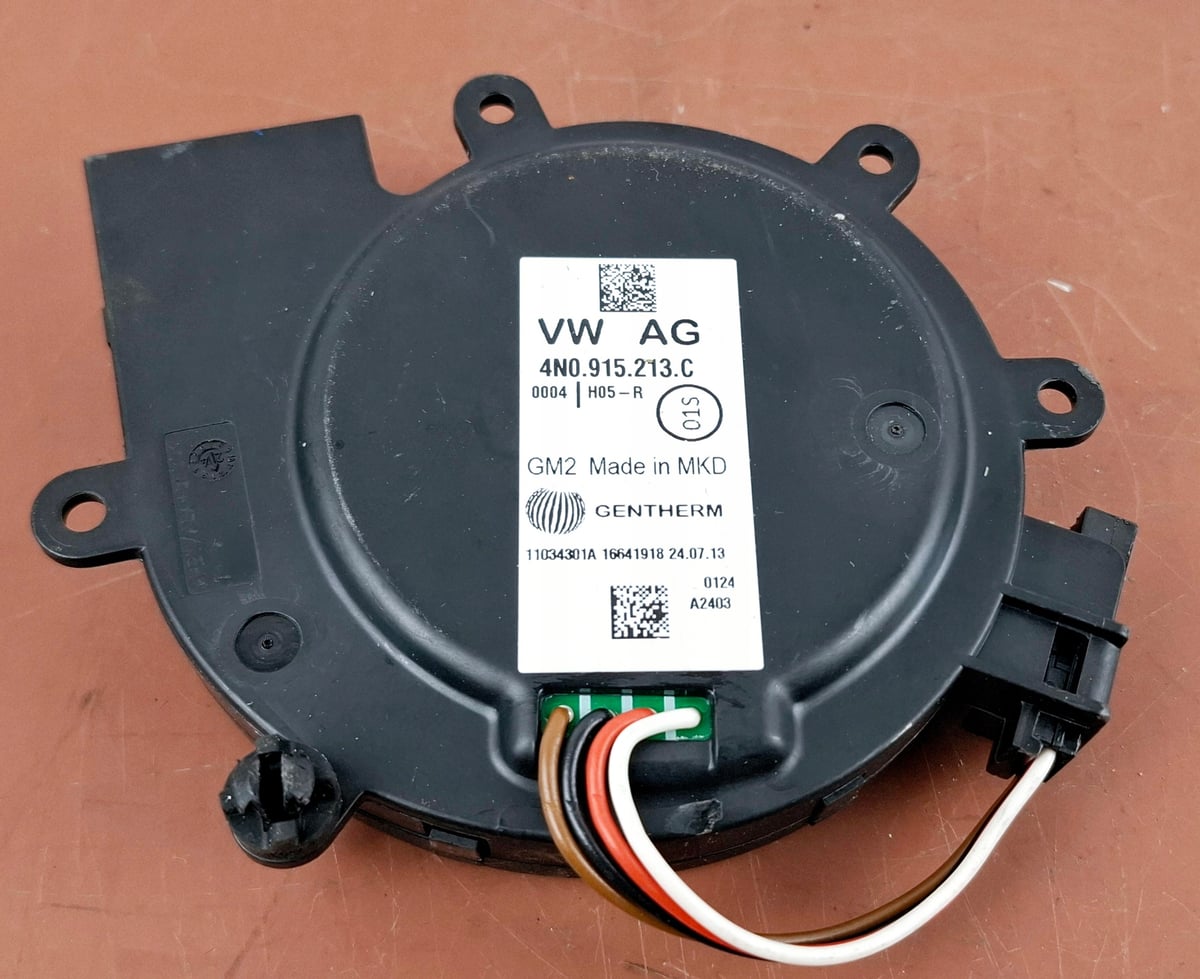 Audi A8 4N D5 Wentylator komputera Odpowietrznik 4N0915213C