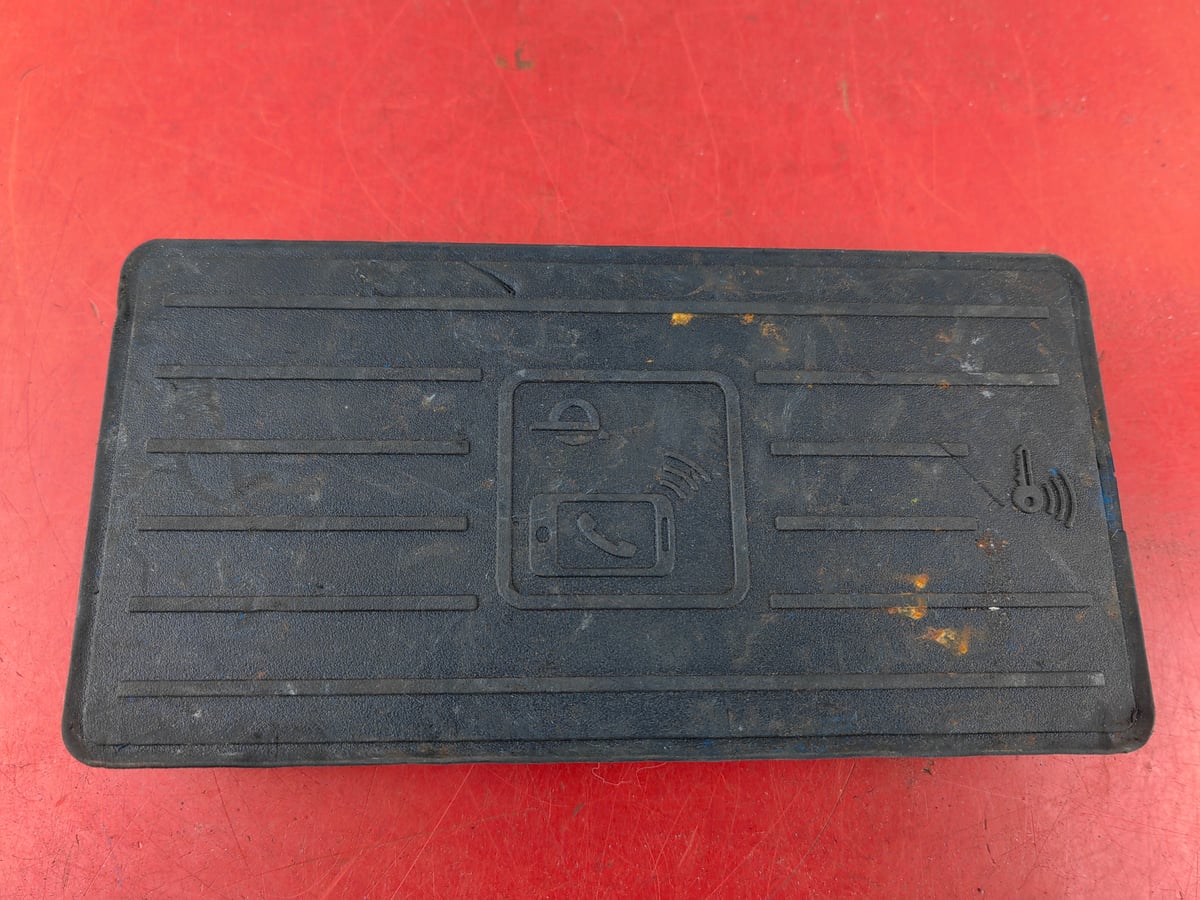 Audi A6 Ładowarka indukcyjna 4K0035502A (5)