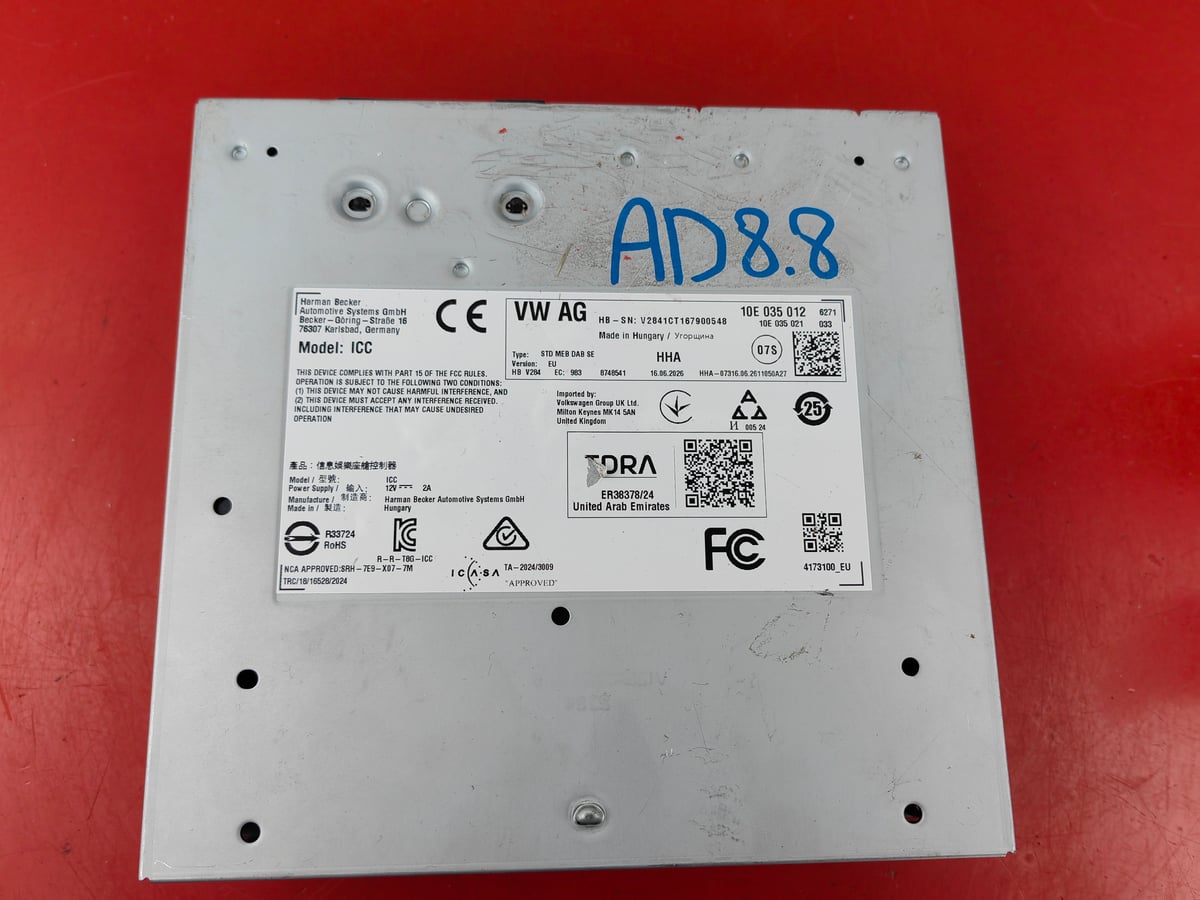 Volkswagen stacja multimedialna STD MEB DAB SE 10E035012 (AD8.8)