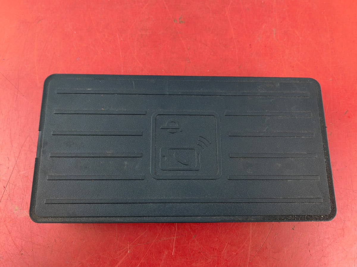 Audi A8 Ładowarka indukcyjna 4N0035502