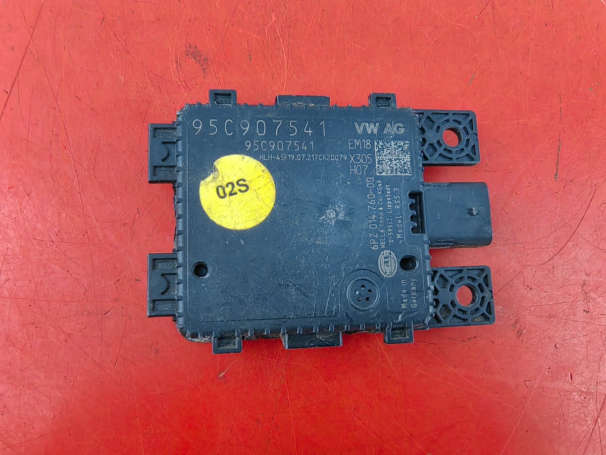 Porsche Macan Radar distronic 95C907541 (2)