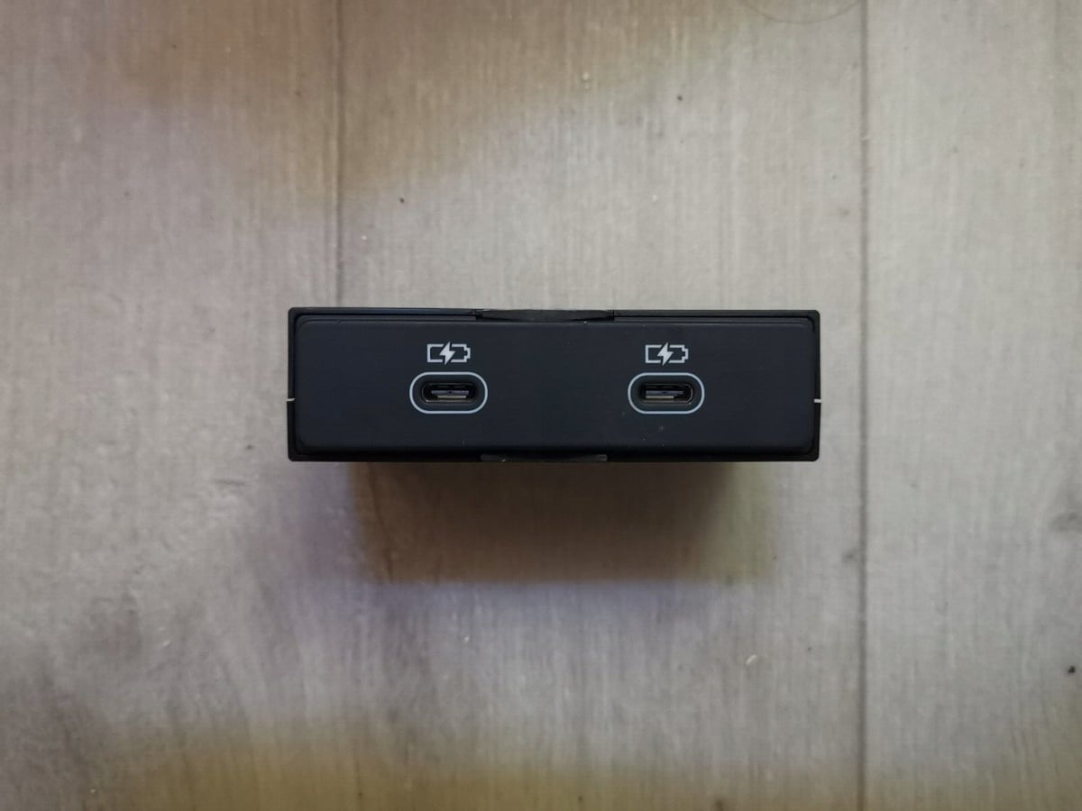 GNIAZDO ZŁĄCZE PORT USB AUDI 4N1035954