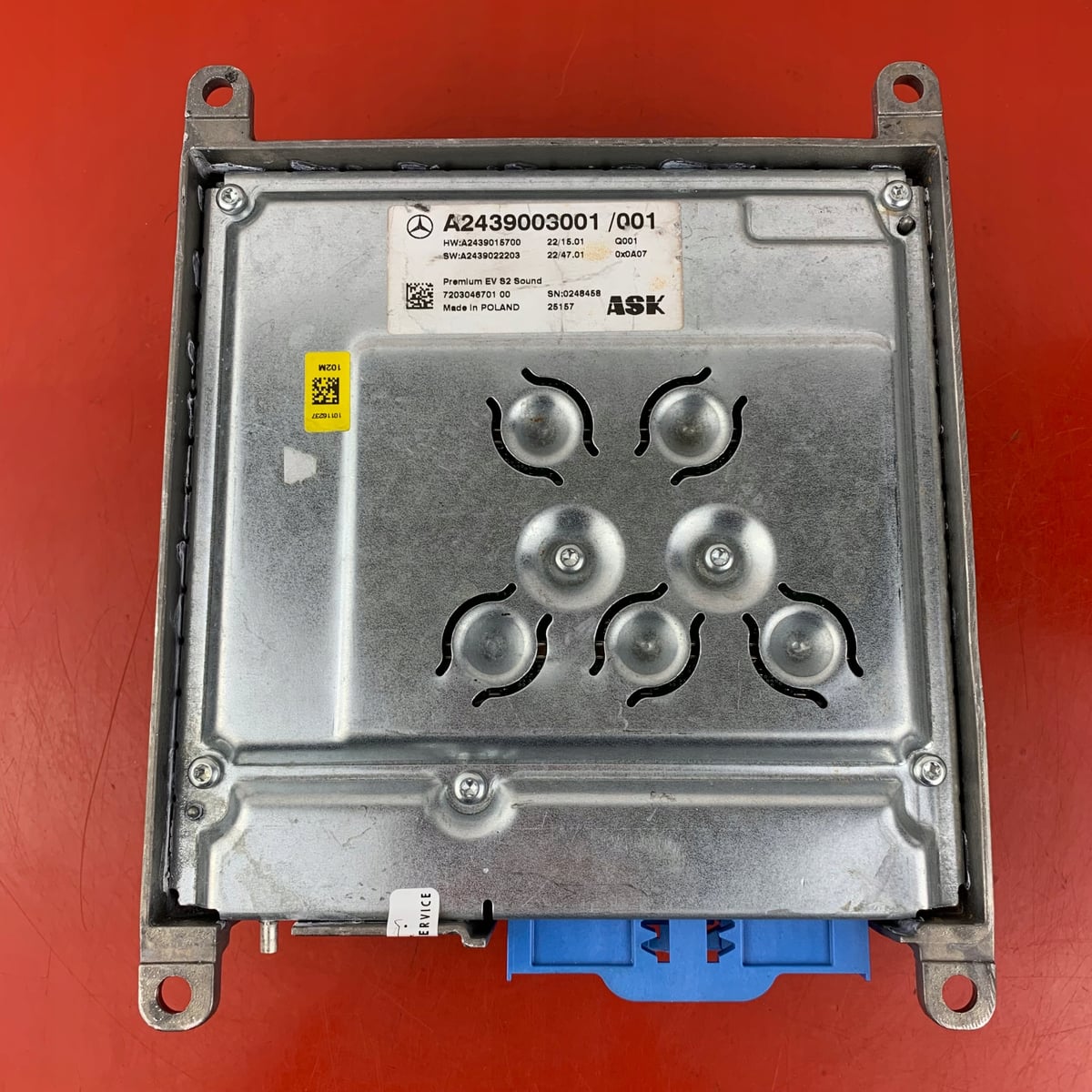 MERCEDES-BENZ EQA H243 WZMACNIACZ AUDIO A2439003001