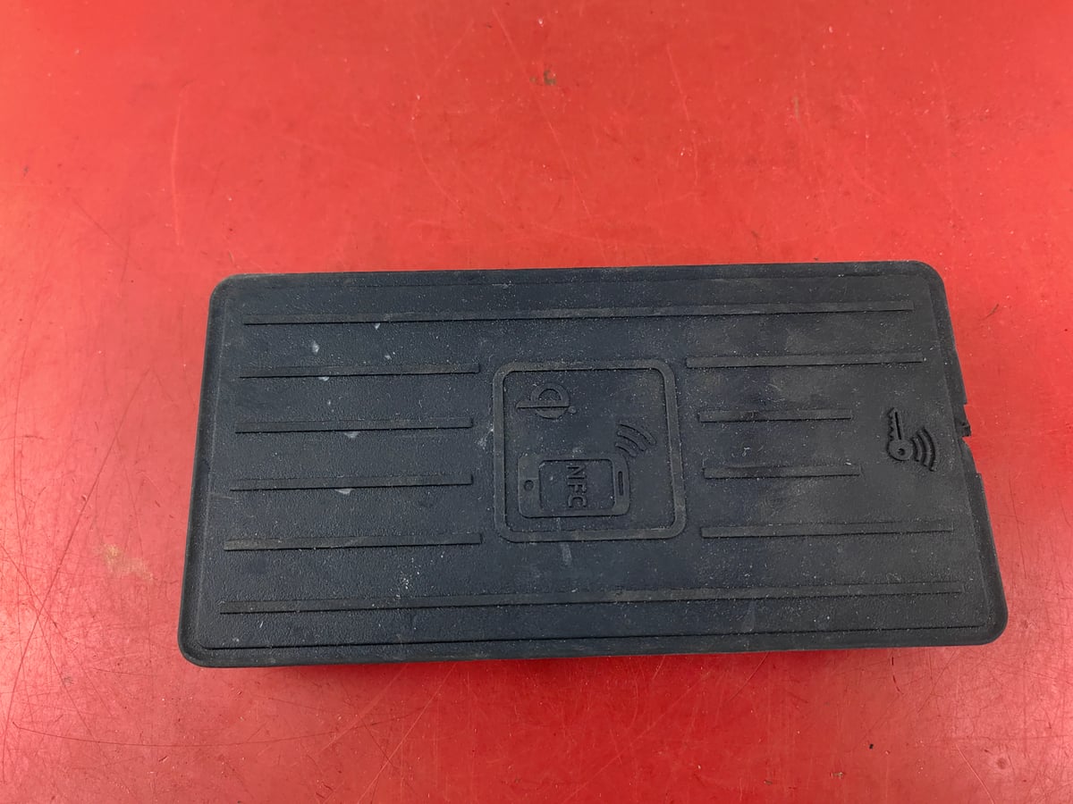 Audi A6 Ładowarka indukcyjna 4K0035773B (3)