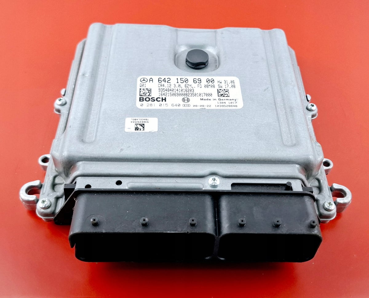 Mercedes-Benz E W211 Sterownik silnika 3.0 CDI ECU A6421506900 0281015640
