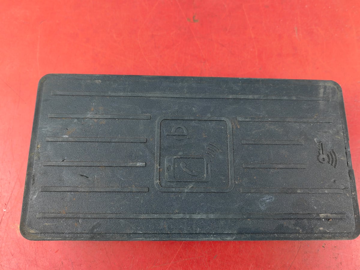 Audi A6 Ładowarka indukcyjna 4K0035502A (3)